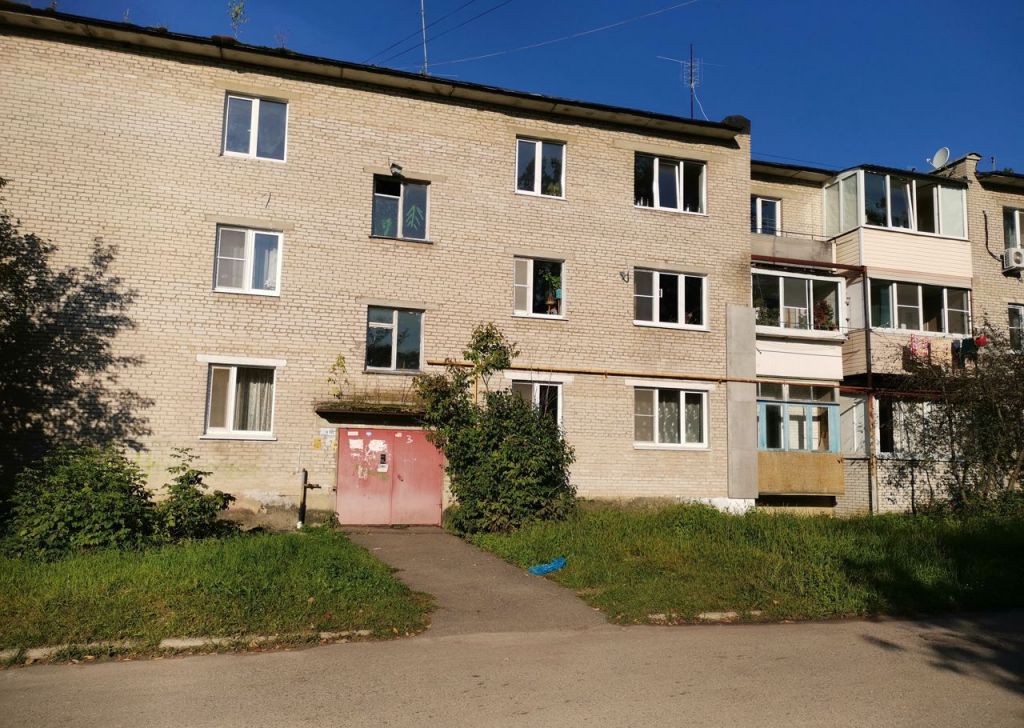 Продажа трёхкомнатной квартиры село Конобеево, Школьная улица 3, цена 2500000 рублей, 2022 год объявление №517263 на megabaz.ru
