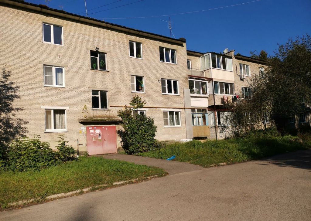 Продажа трёхкомнатной квартиры село Конобеево, Школьная улица 3, цена 2500000 рублей, 2022 год объявление №517263 на megabaz.ru