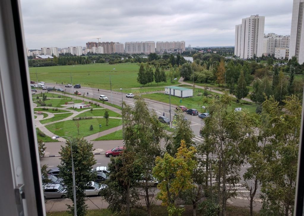 Бунинская аллея улица. Бунинская аллея Москва. Адмирала Лазарева 74. Ул. Адмирала Лазарева, 52.