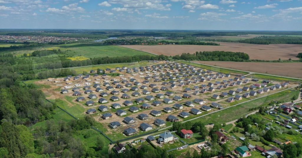 Деревня домодедово московская. Деревня Отрожки Московская область. Домодедово деревня Острожки экопоселок светлая Поляна фото.