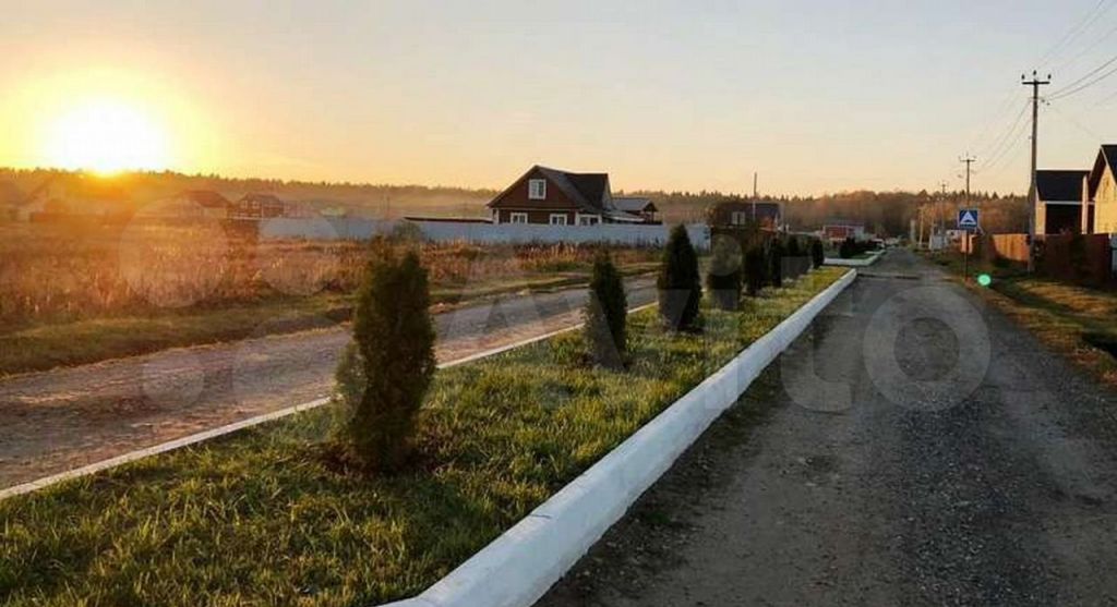 Поселок луговой. Поселок Луговое Наро-Фоминский район. Посёлок Луговое Ульяновск. Коттеджный поселок Луговое. Бульвар в коттеджном поселке.