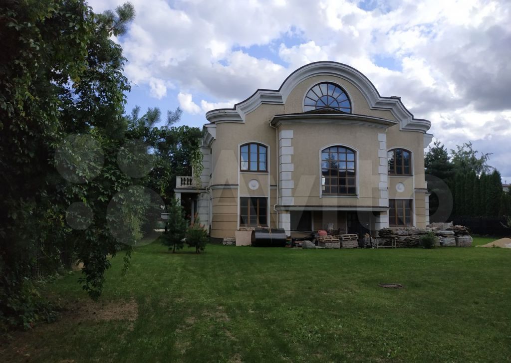 Продажа дома село Николо-Урюпино, Голицынская улица 15, цена 69950000 рублей, 2022 год объявление №702871 на megabaz.ru