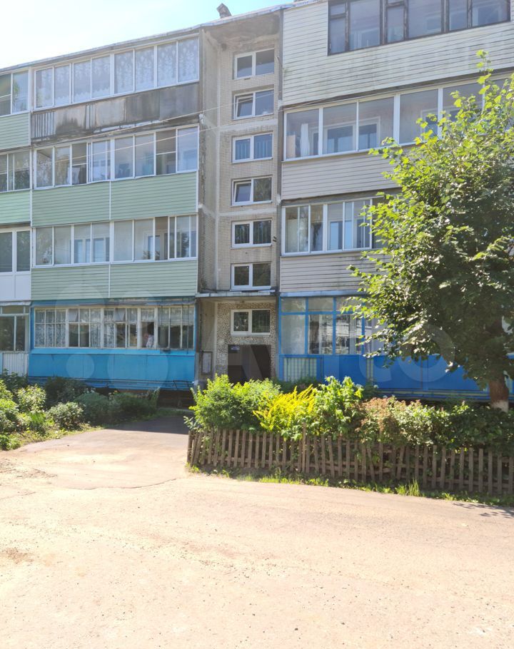 Продажа двухкомнатной квартиры поселок Кировский, цена 2000000 рублей, 2023 год объявление №747291 на megabaz.ru