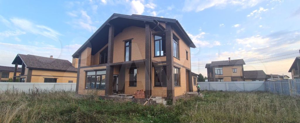 Продажа дома деревня Пятница, цена 15100000 рублей, 2022 год объявление №743217 на megabaz.ru